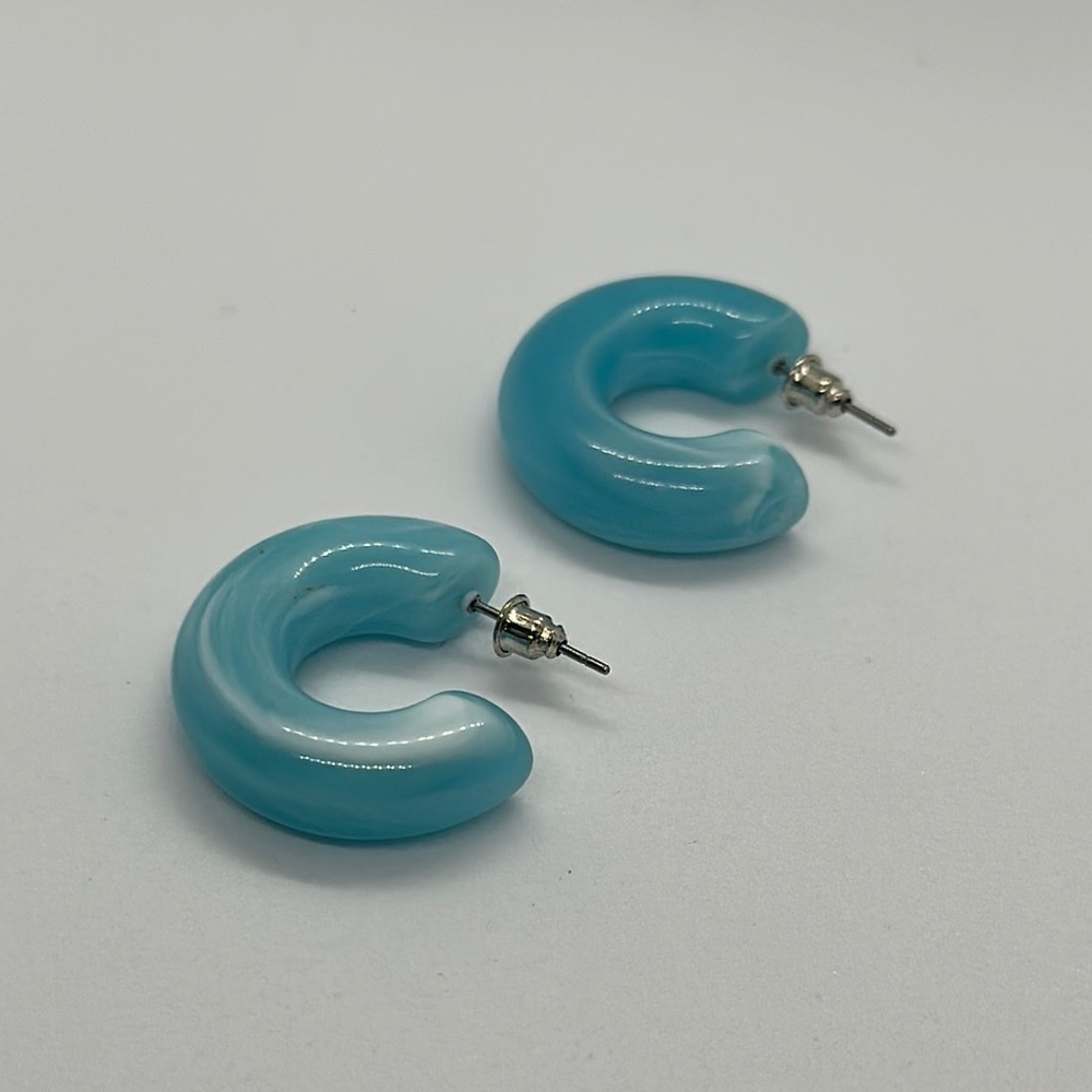 Chic Sky Blue Resin Hoop Earrings - Brand New 1.1" Chunky Statement Earrings - Picture 15 of 16